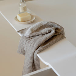 PIQUE HAND TOWEL. NATURAL FLAX